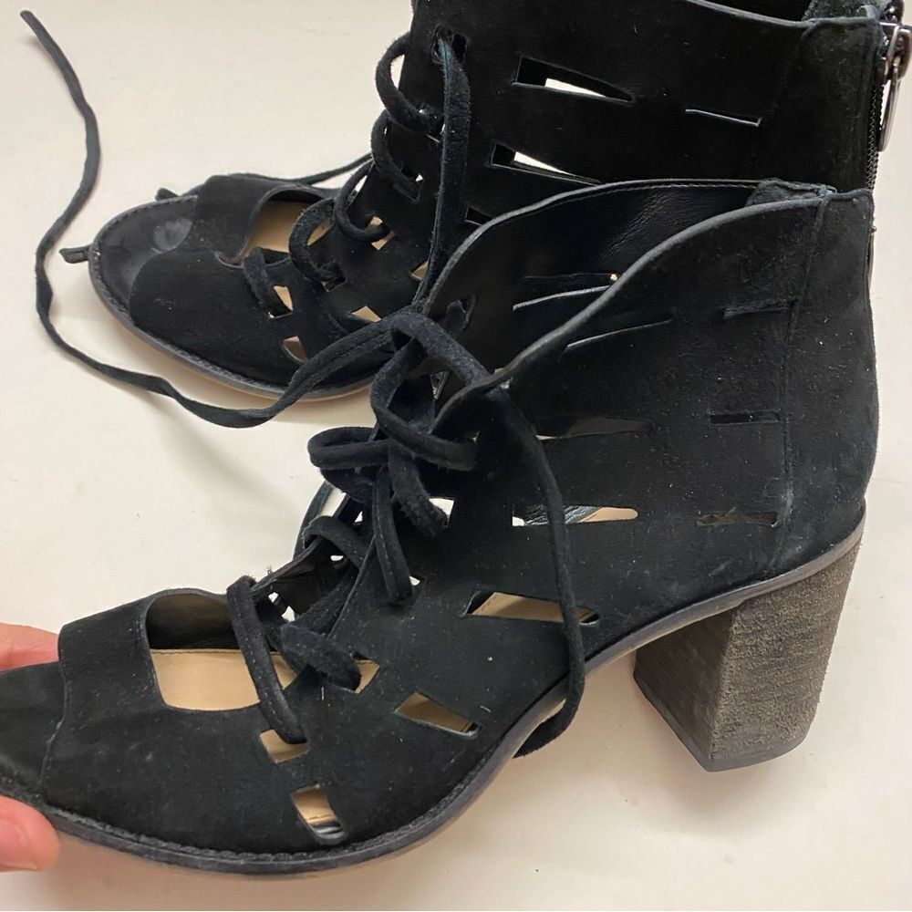 Vince Camuto Tressa Lace-Up black leather suede Sandals block heel 9.5W - Picture 4 of 10